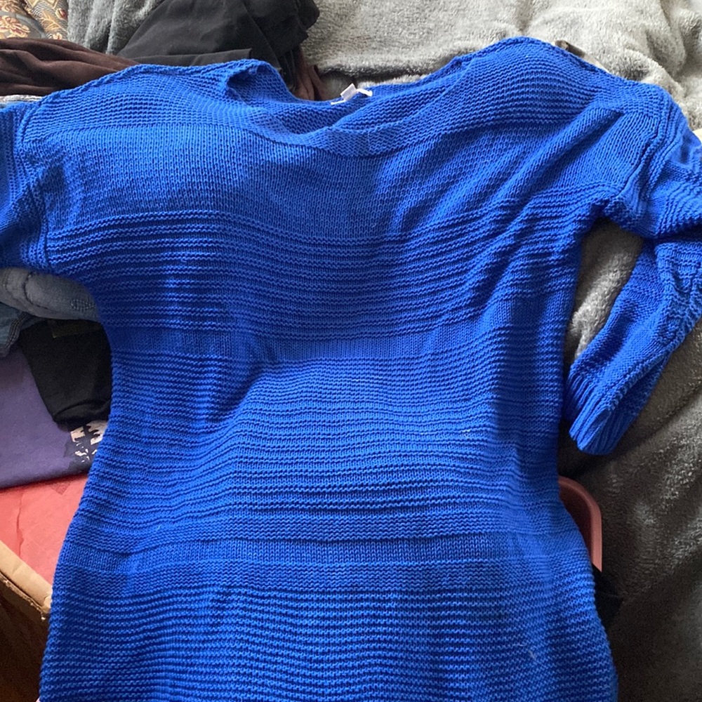 Lightweight sweater